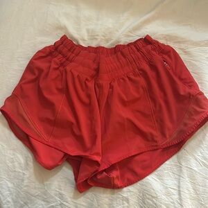 Lululemon hotty hot shorts 2.5” size 4 red